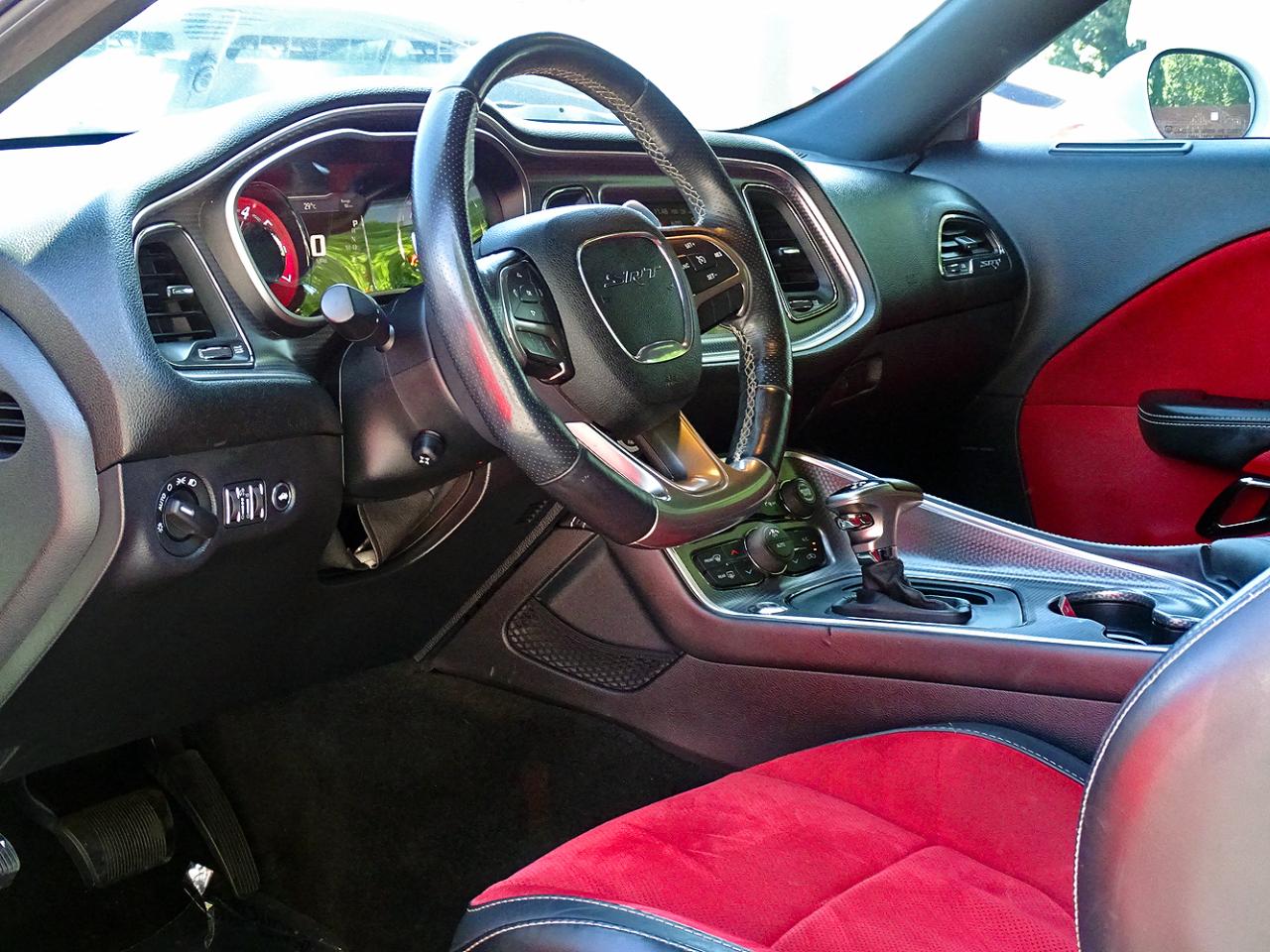Dodge Challenger photo 28