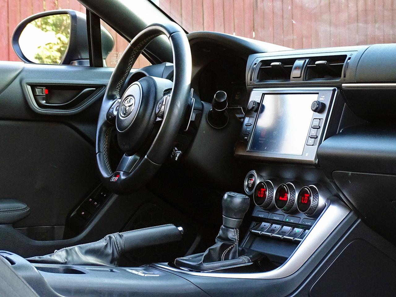 Toyota GR86 photo 32