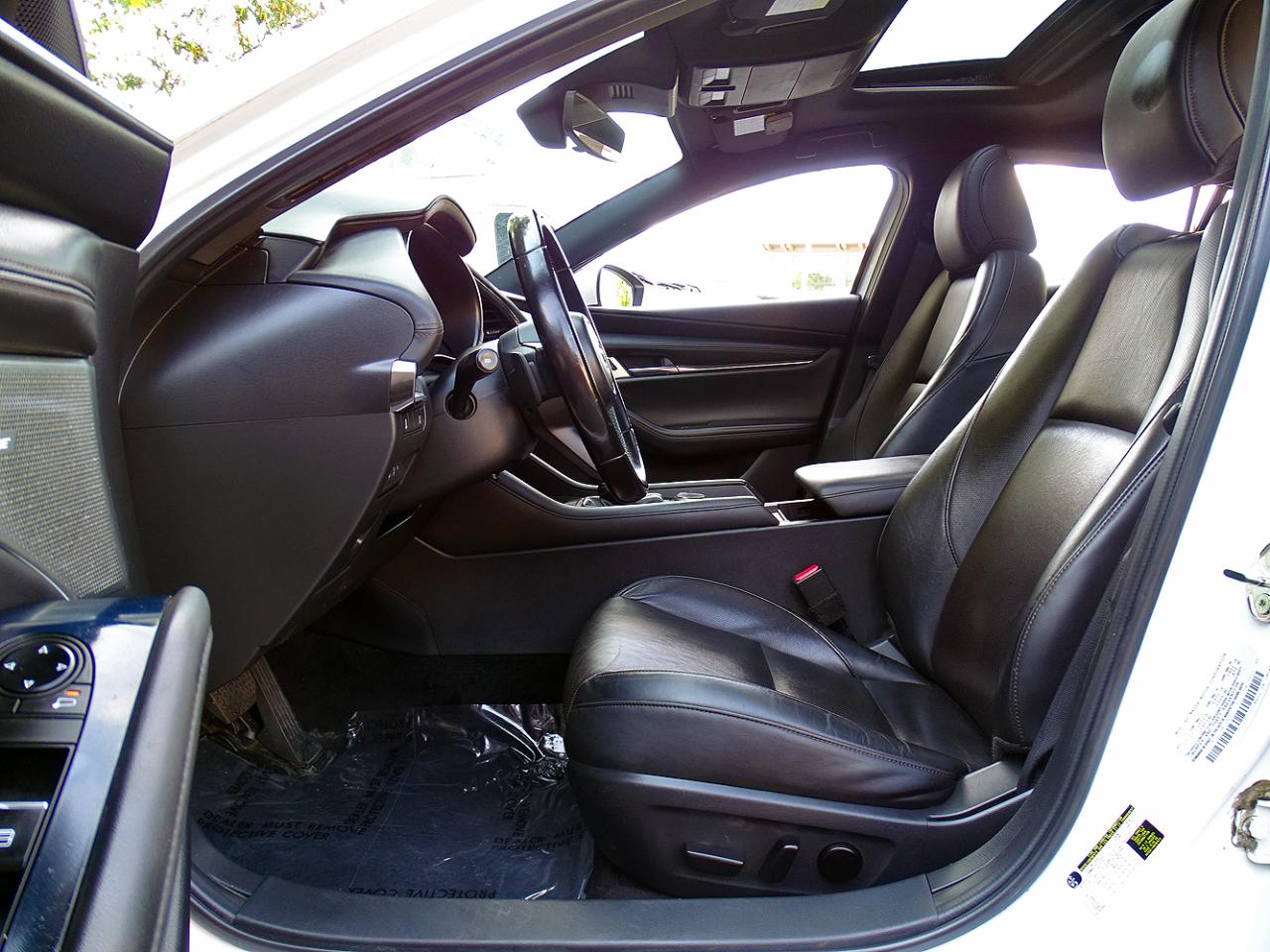 Mazda Mazda3 photo 14