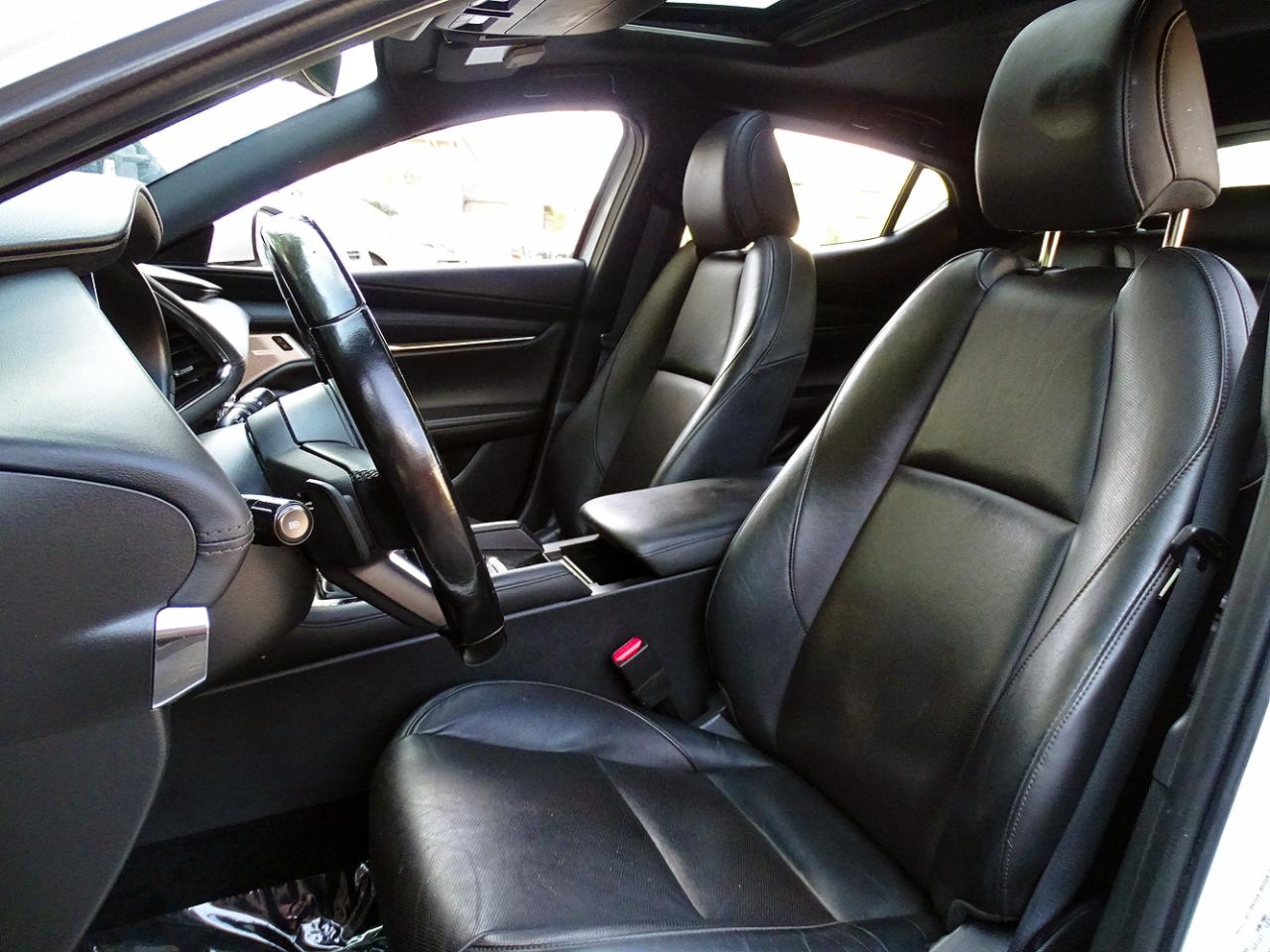 Mazda Mazda3 photo 15