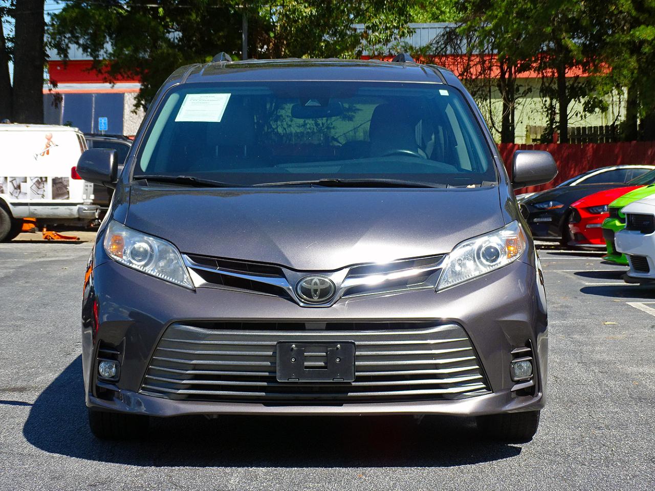 Toyota Sienna XLE 8-Passenger FWD 2020