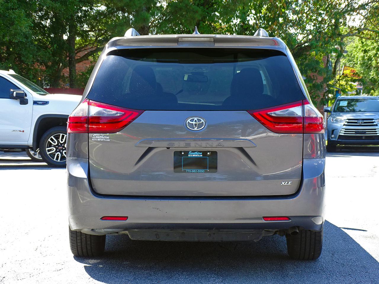 Toyota Sienna XLE 8-Passenger FWD 2020