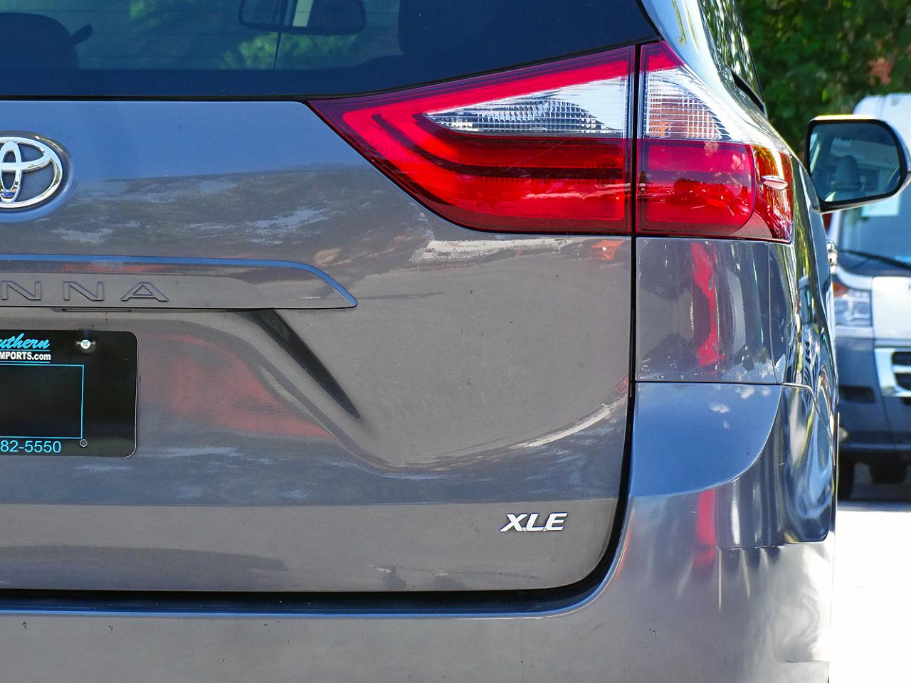 Toyota Sienna XLE 8-Passenger FWD 2020