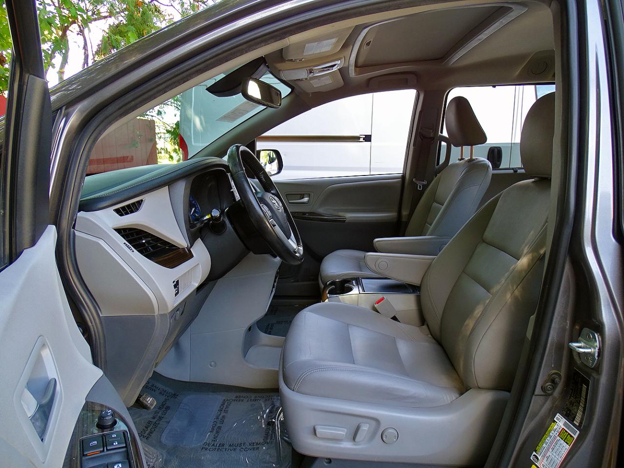 Toyota Sienna XLE 8-Passenger FWD 2020