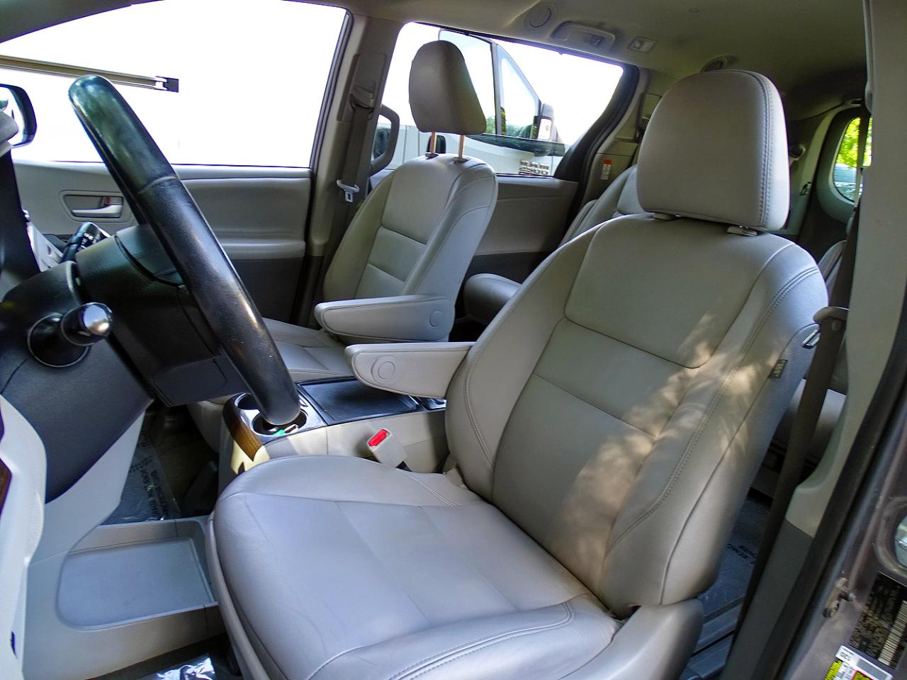 Toyota Sienna XLE 8-Passenger FWD 2020