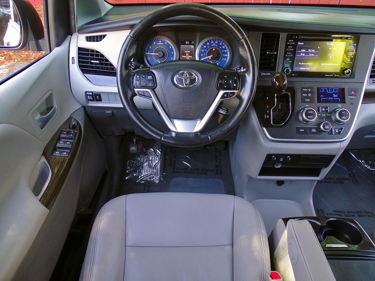 Toyota Sienna XLE 8-Passenger FWD 2020