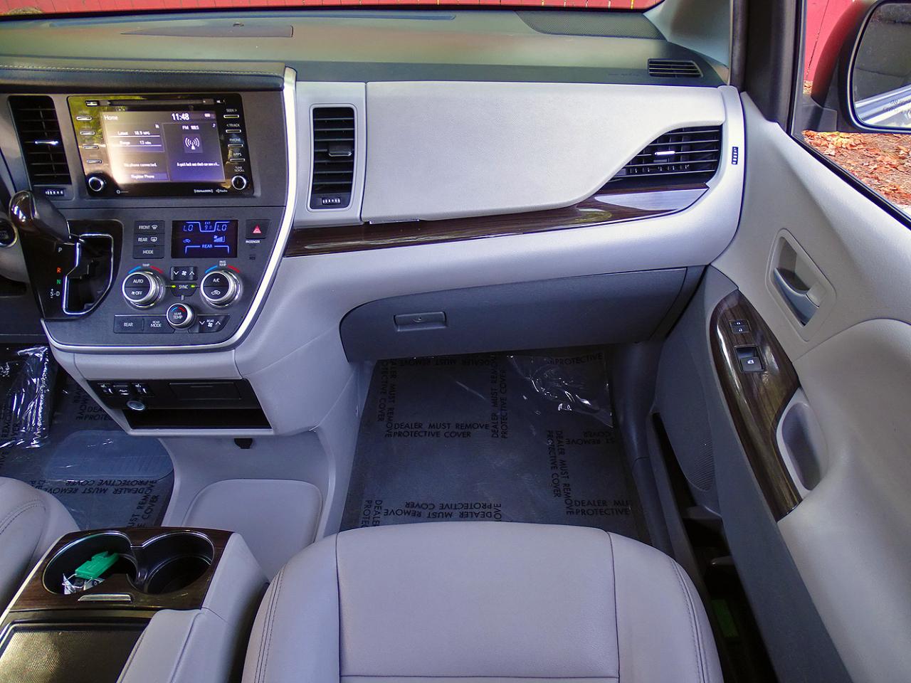 Toyota Sienna XLE 8-Passenger FWD 2020
