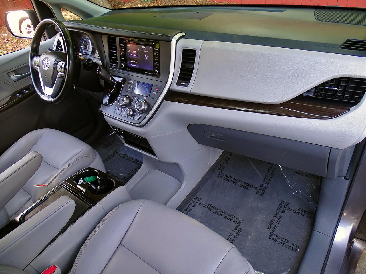 Toyota Sienna XLE 8-Passenger FWD 2020