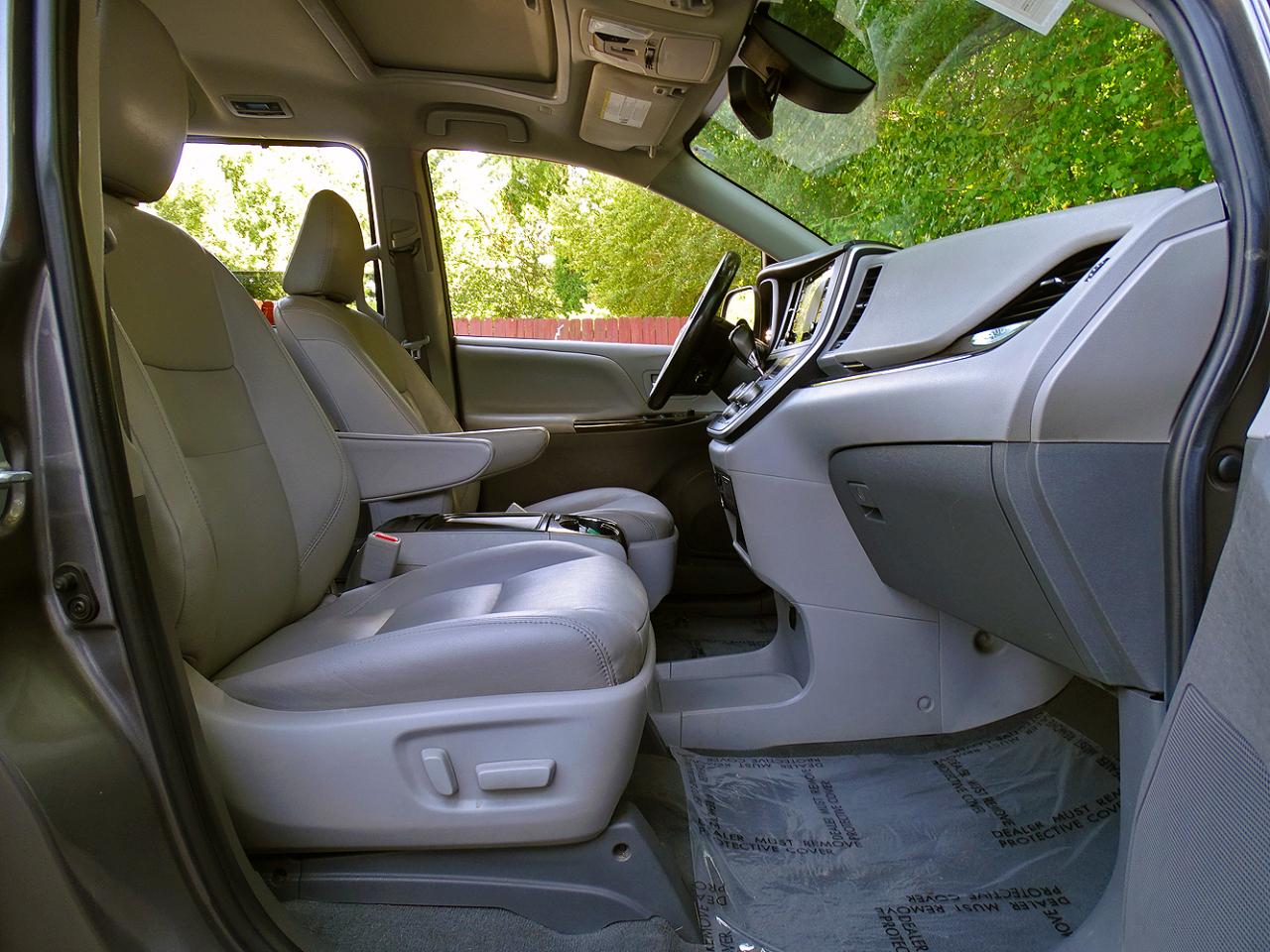 Toyota Sienna XLE 8-Passenger FWD 2020