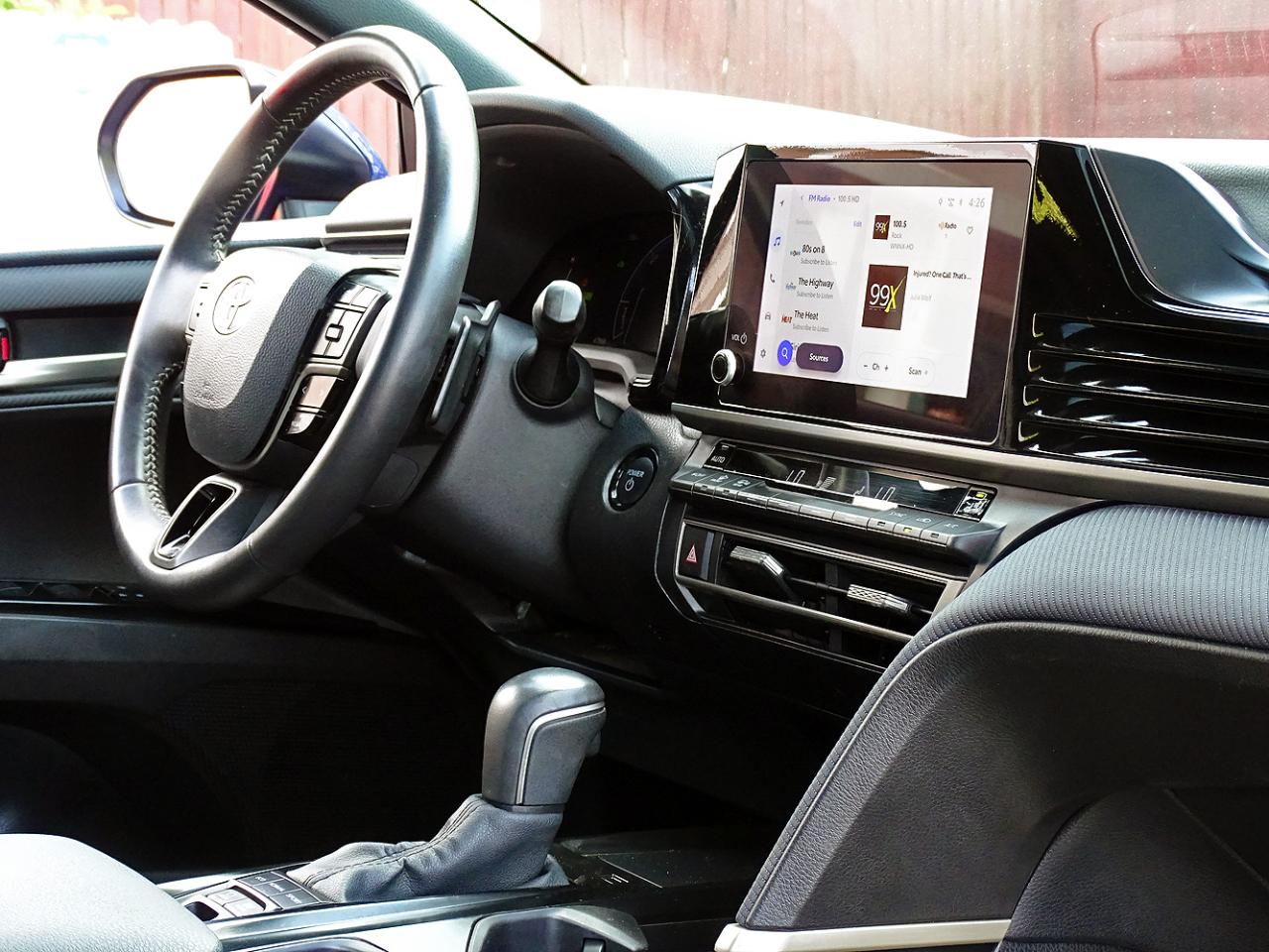 Toyota Camry SE 2025