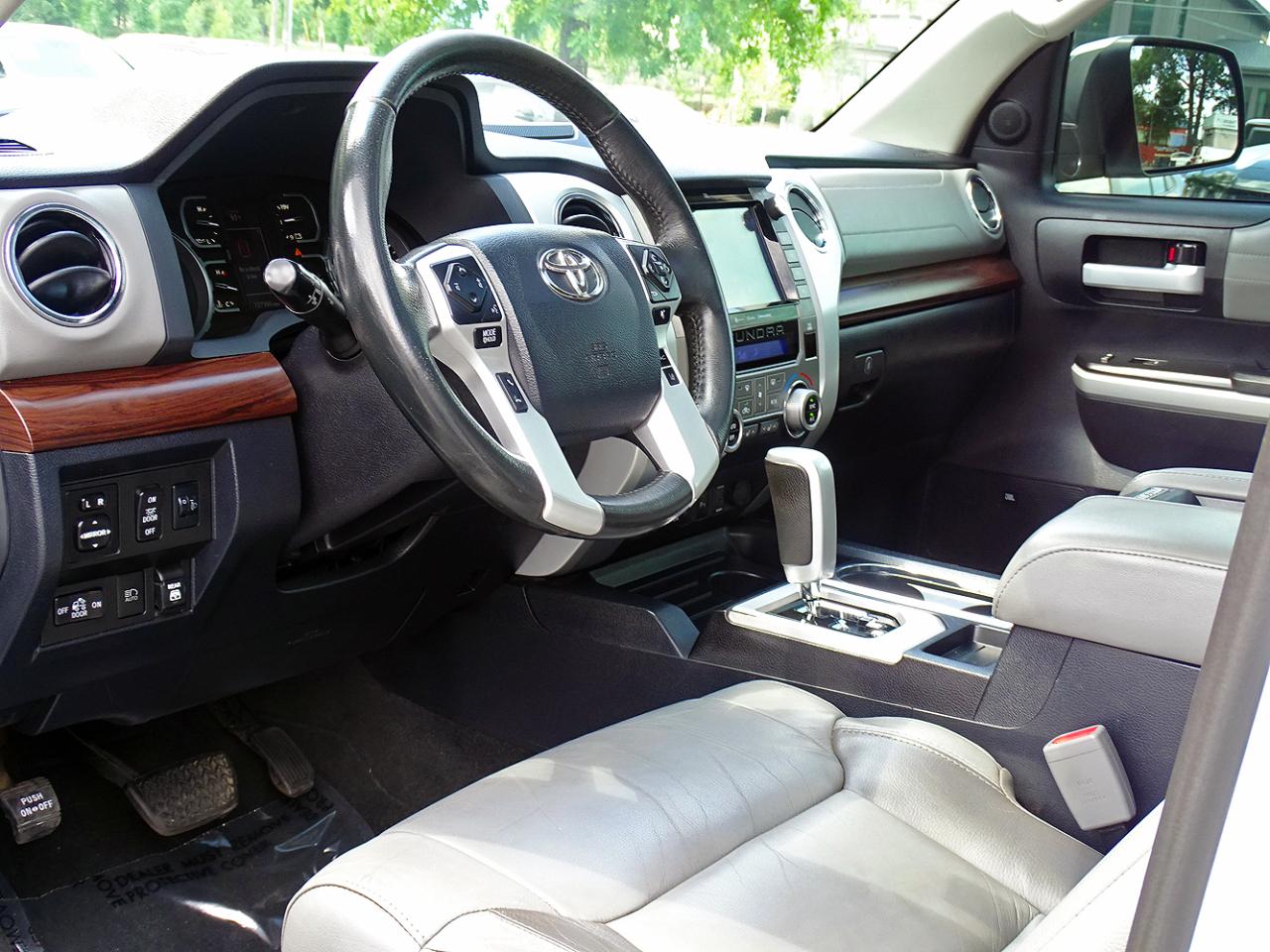Toyota Tundra 4WD Limited CrewMax 5.5' Bed 5.7L (Natl) 2020