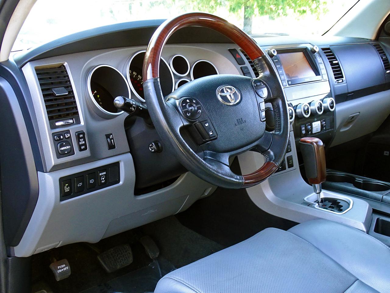 Toyota Sequoia RWD 5.7L Platinum (Natl) 2013