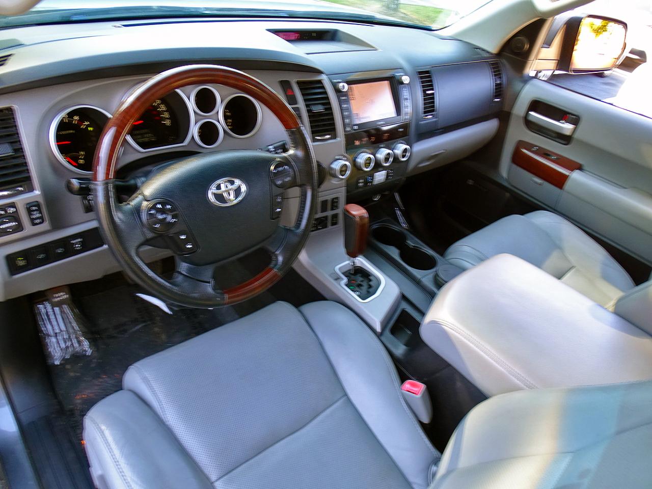 Toyota Sequoia RWD 5.7L Platinum (Natl) 2013