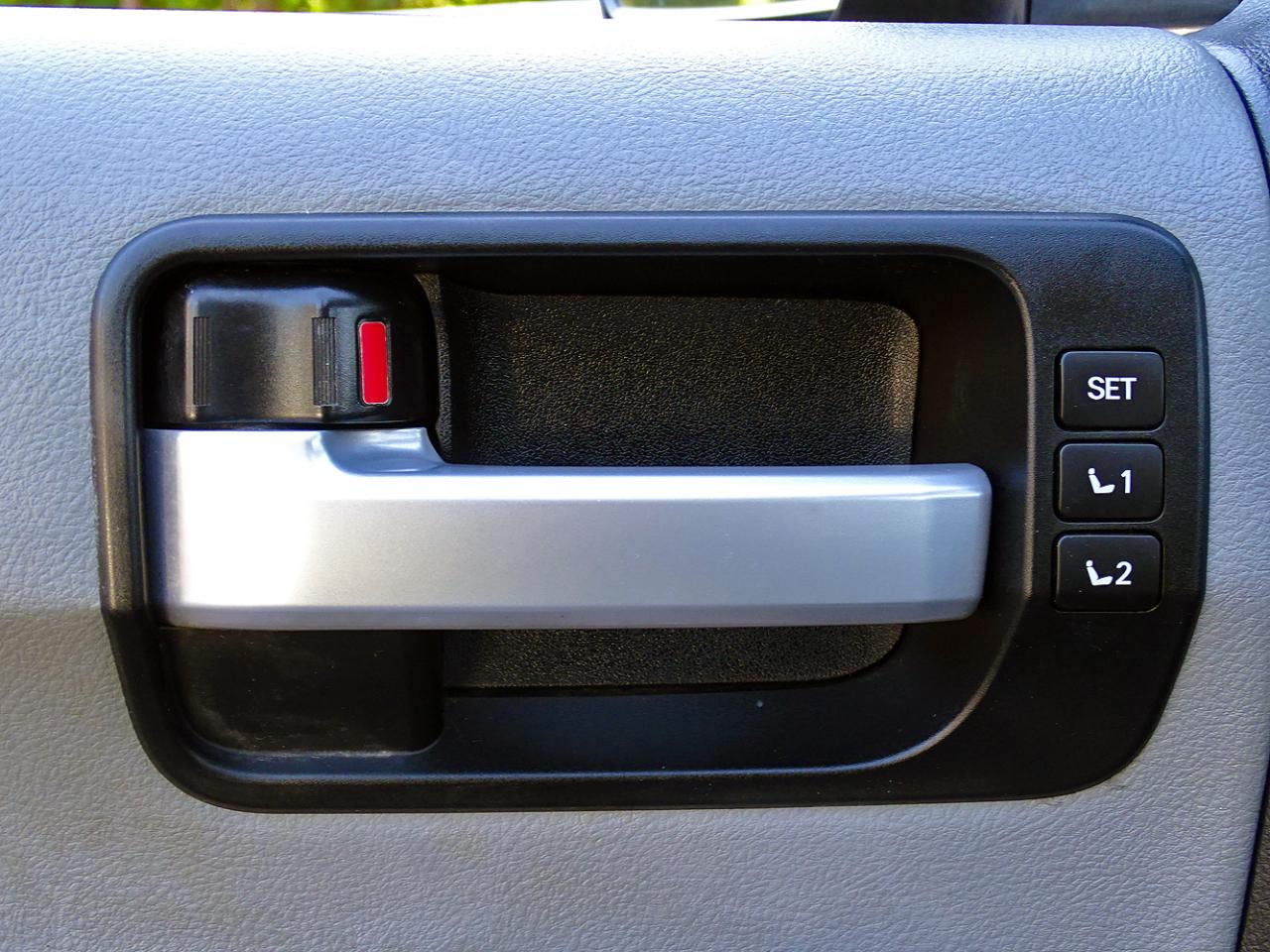 Toyota Sequoia RWD 5.7L Platinum (Natl) 2013
