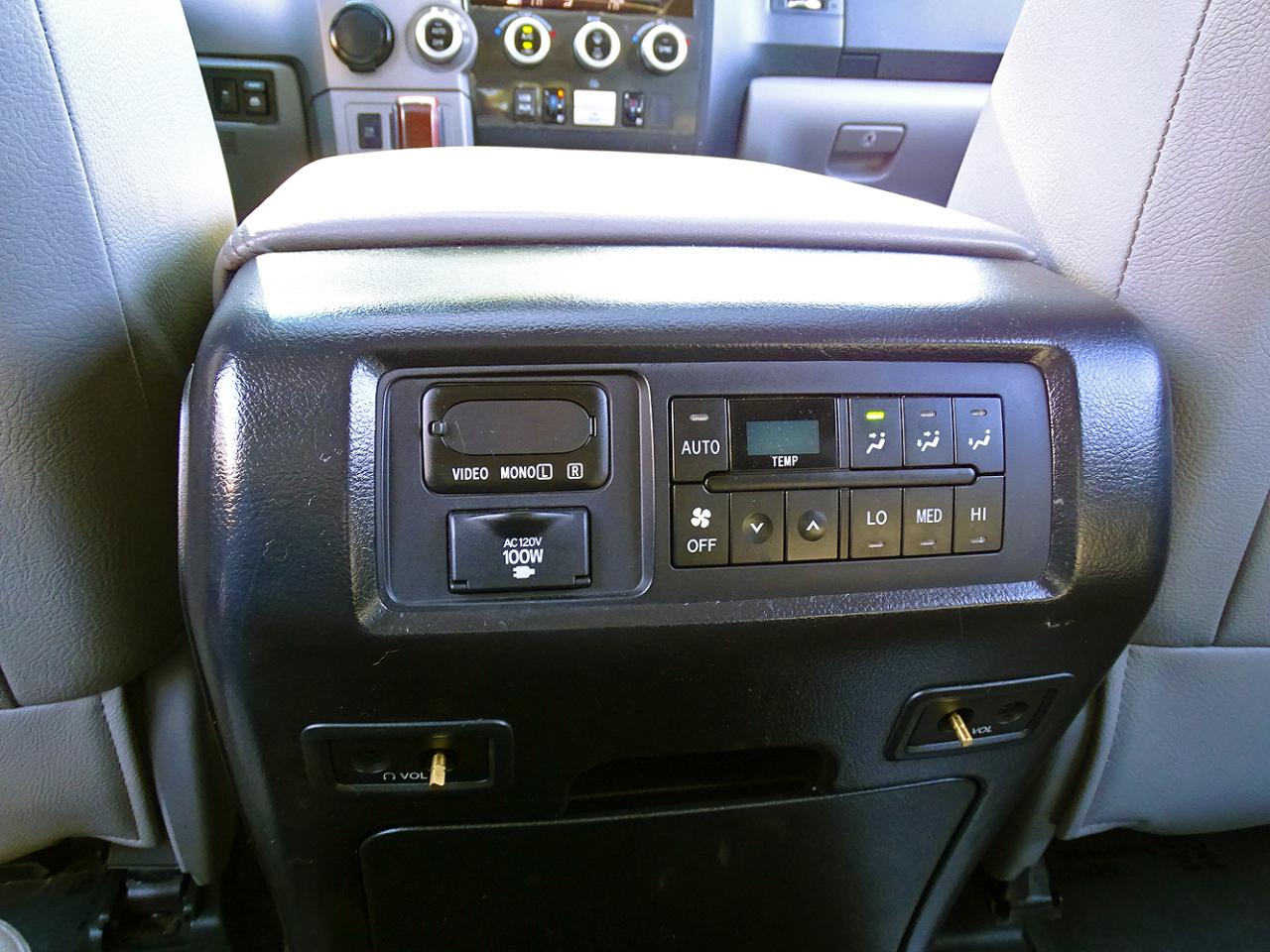 Toyota Sequoia RWD 5.7L Platinum (Natl) 2013