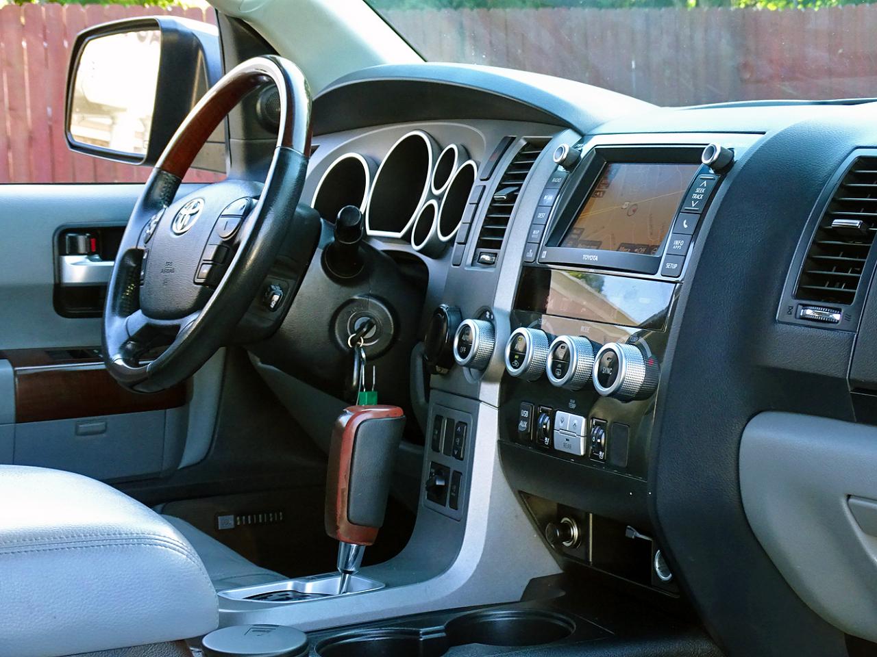 Toyota Sequoia RWD 5.7L Platinum (Natl) 2013