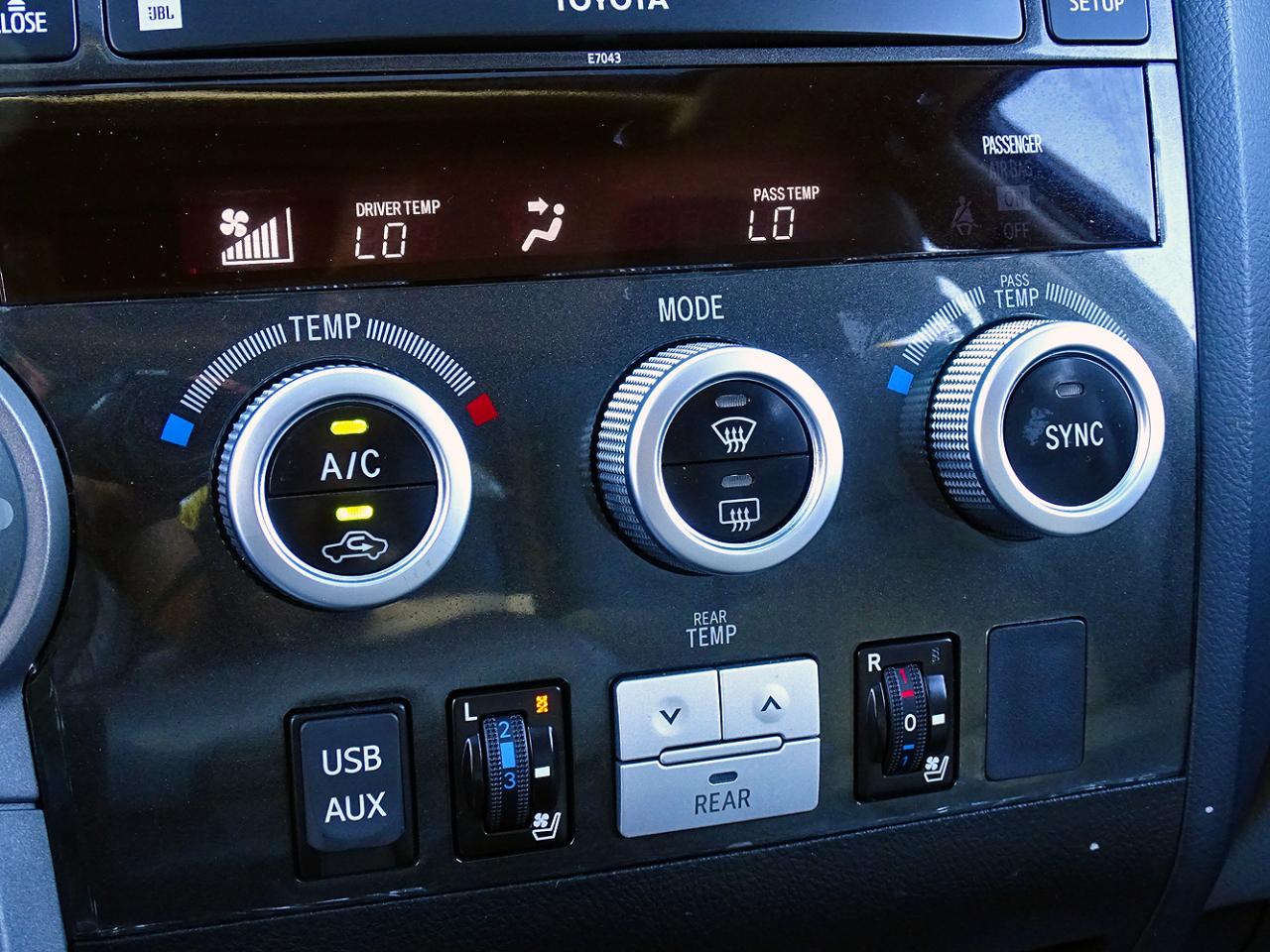 Toyota Sequoia RWD 5.7L Platinum (Natl) 2013