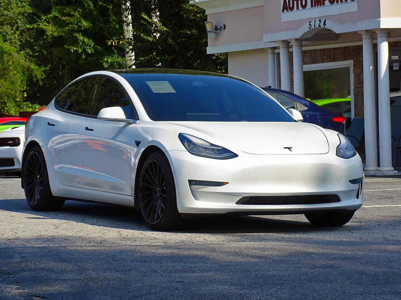 Tesla Model 3 photo 7