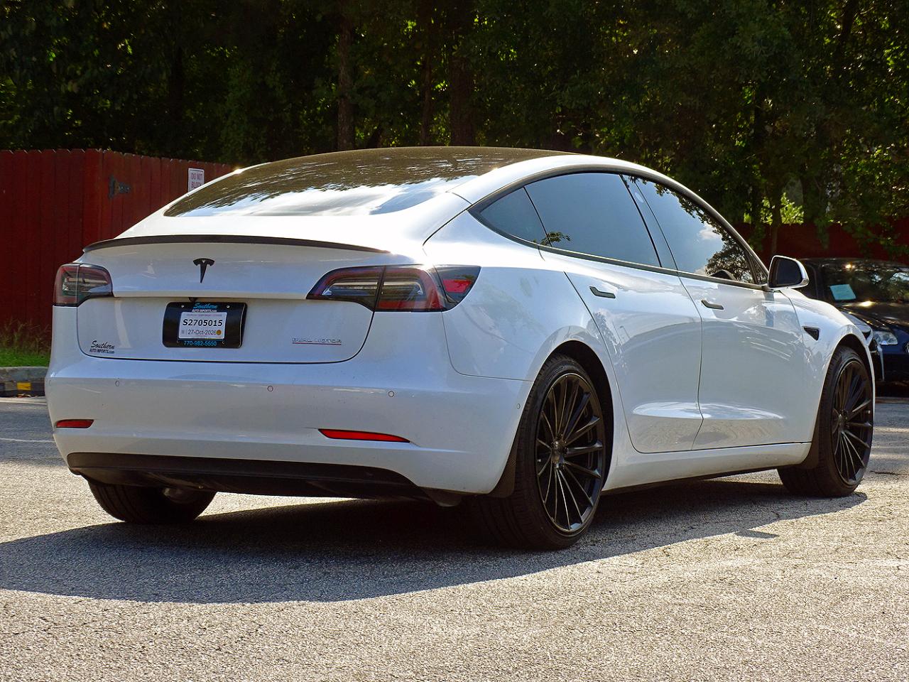 Tesla Model 3 photo 9