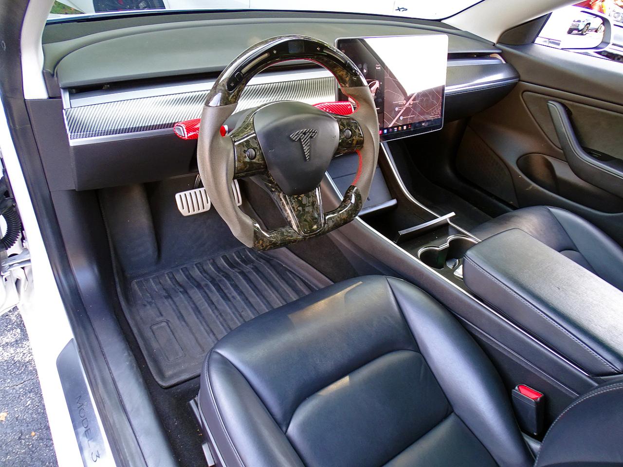Tesla Model 3 photo 14