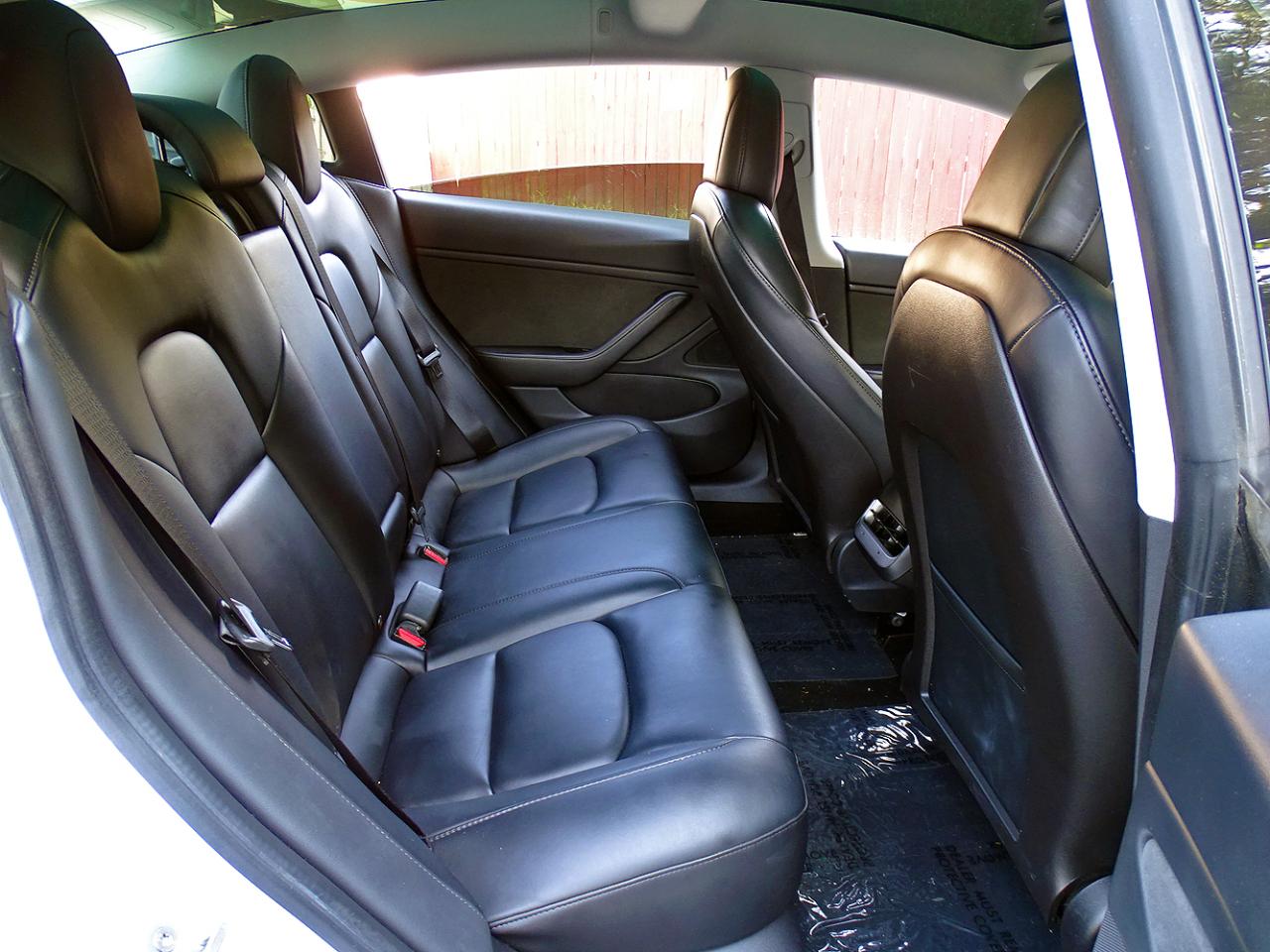 Tesla Model 3 photo 24