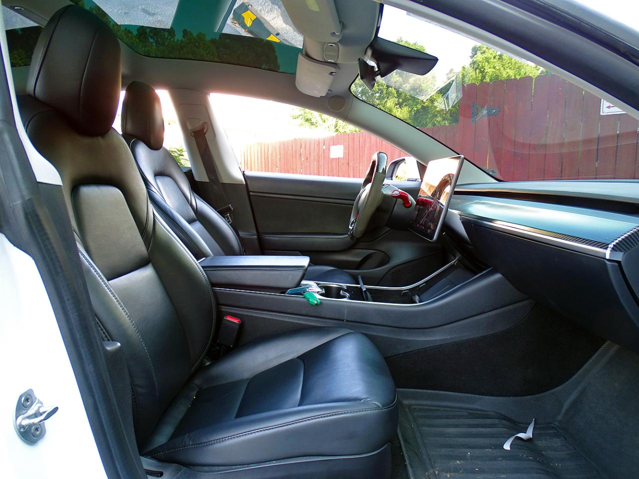 Tesla Model 3 photo 25