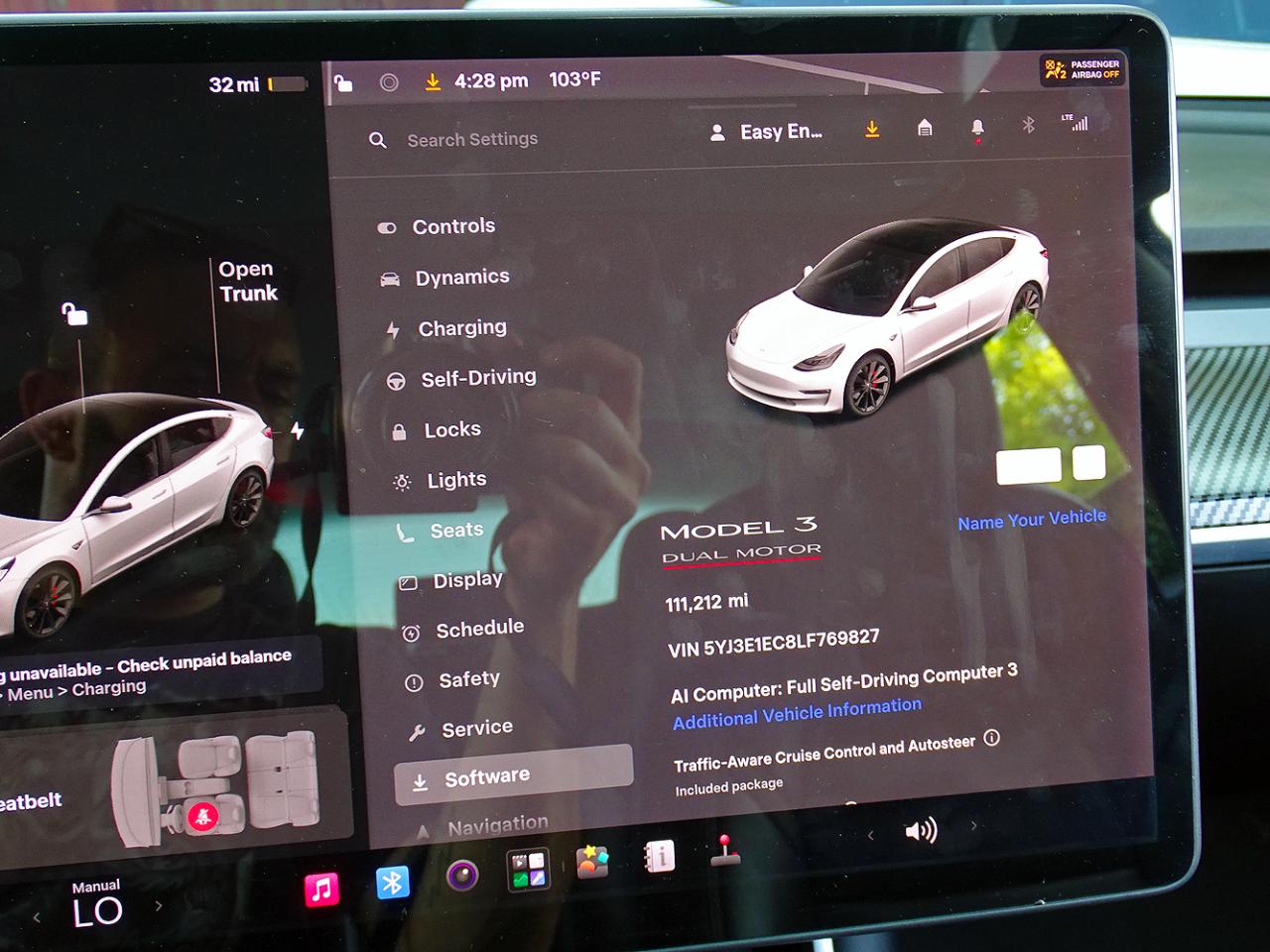 Tesla Model 3 photo 32