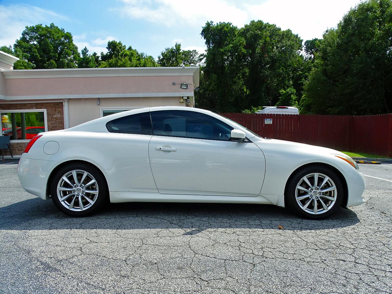 Infiniti G37 photo 8