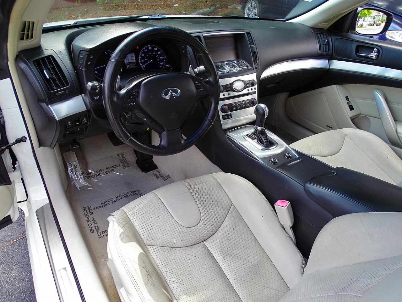 Infiniti G37 photo 17