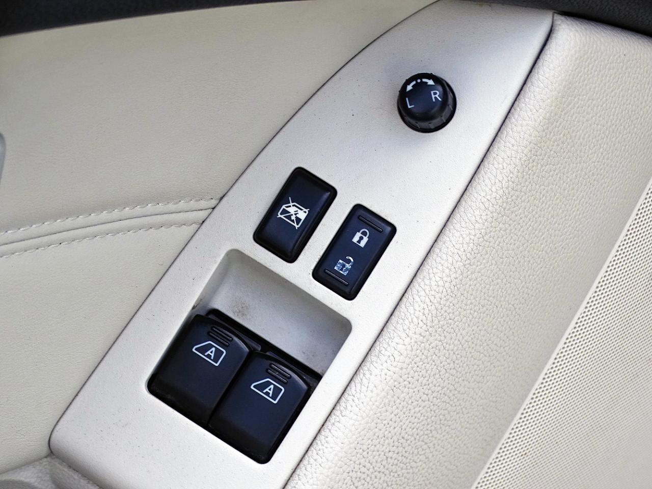 Infiniti G37 photo 18