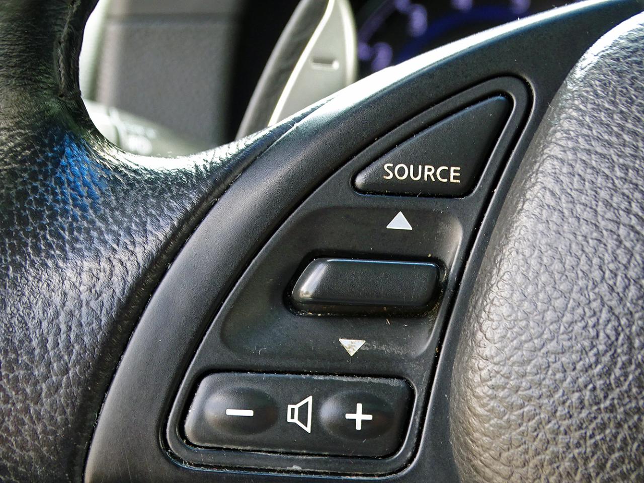 Infiniti G37 photo 24