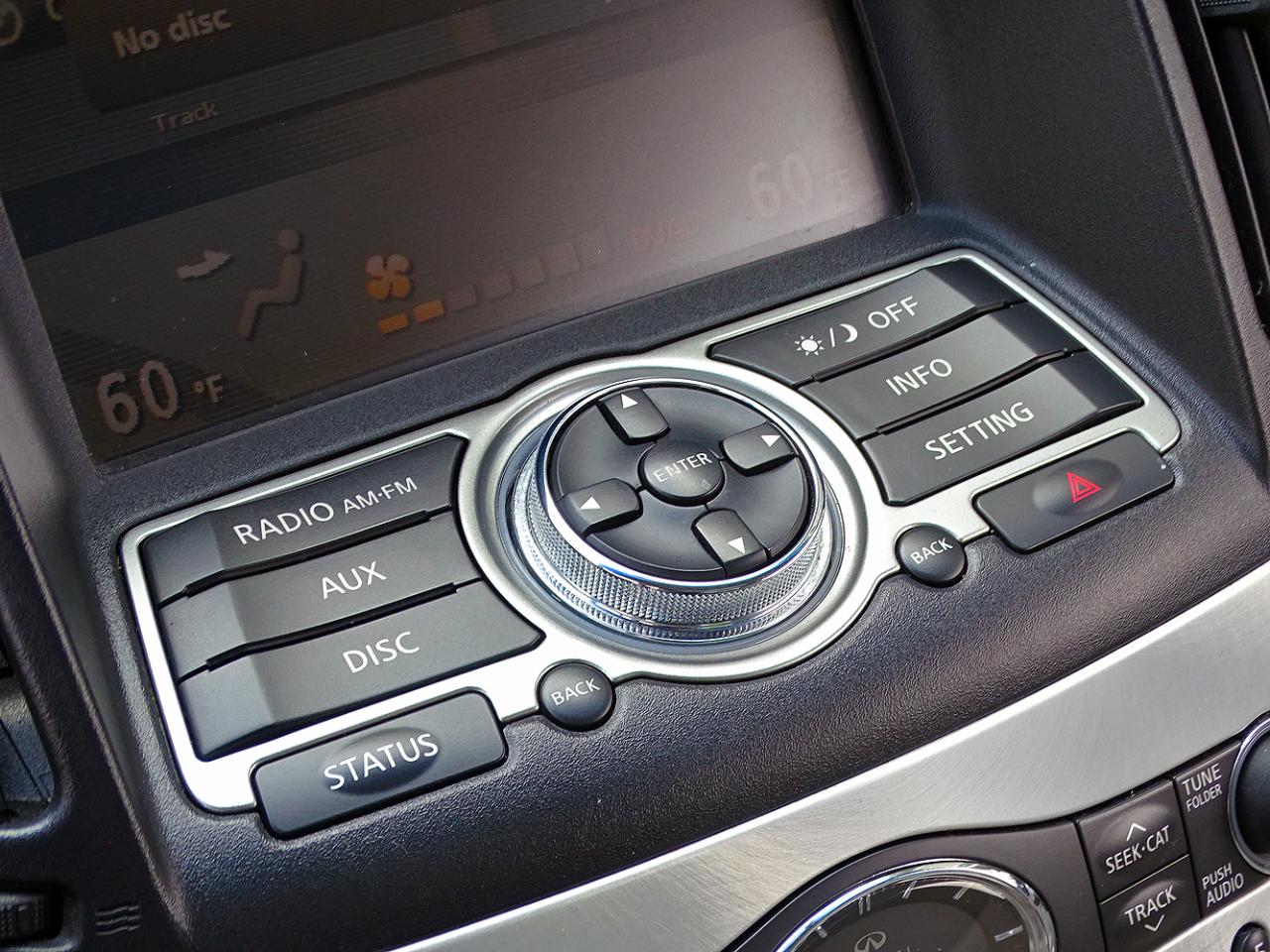 Infiniti G37 photo 26