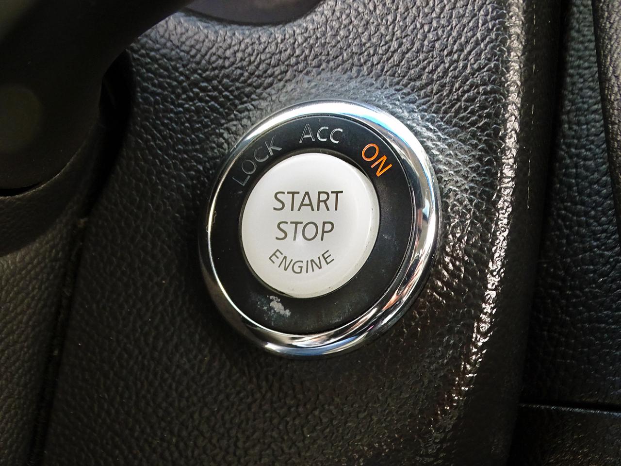 Infiniti G37 photo 32