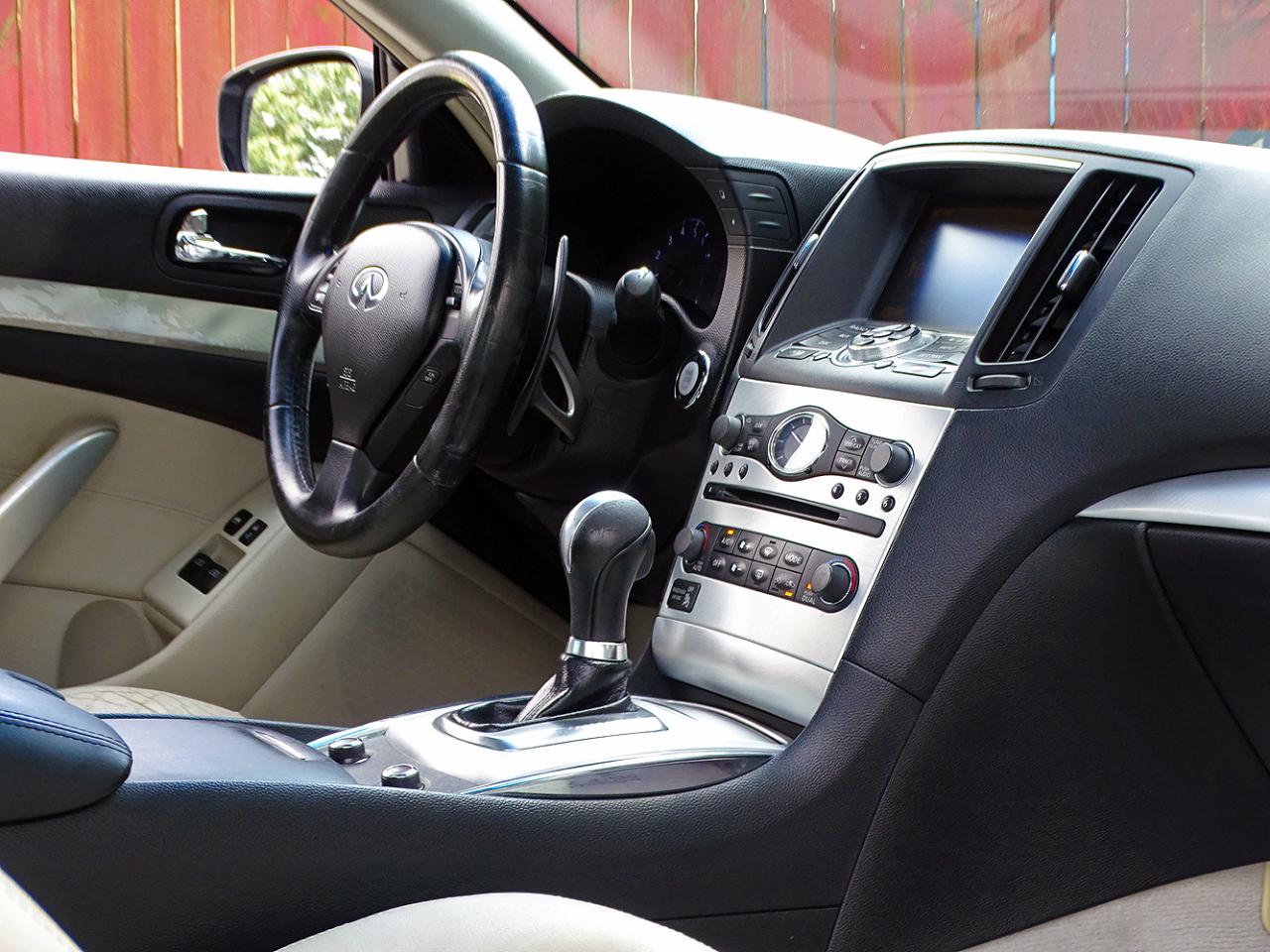 Infiniti G37 photo 35