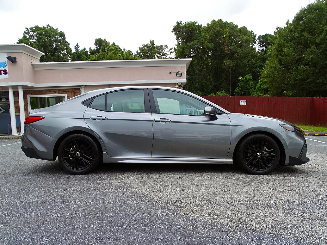 Toyota Camry photo 9
