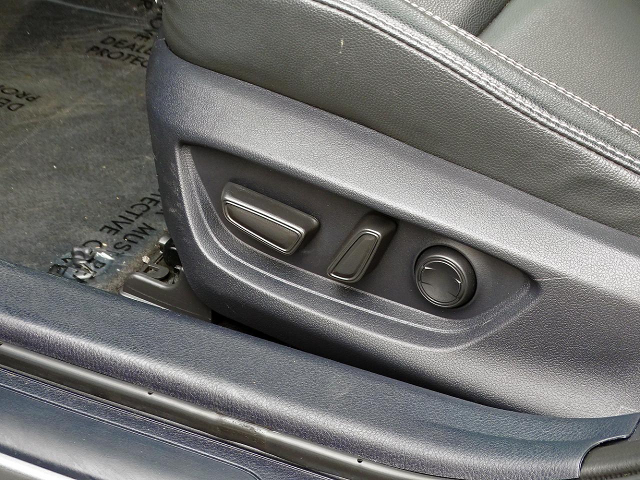 Toyota Camry photo 17