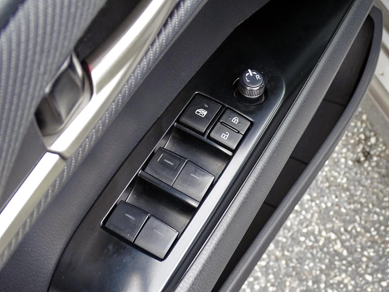 Toyota Camry photo 19