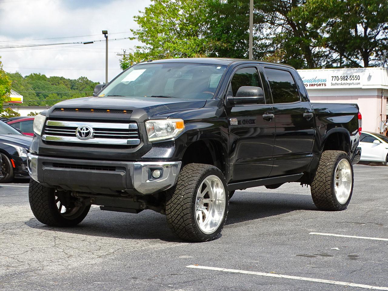 Toyota Tundra 4WD Truck CrewMax 5.7L FFV V8 6-Spd AT Platinum (Natl) 2016