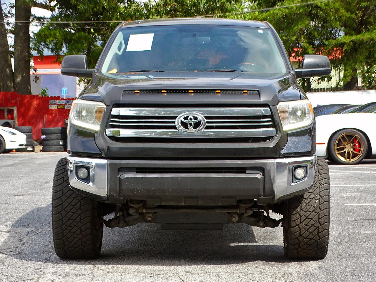 Toyota Tundra 4WD Truck CrewMax 5.7L FFV V8 6-Spd AT Platinum (Natl) 2016