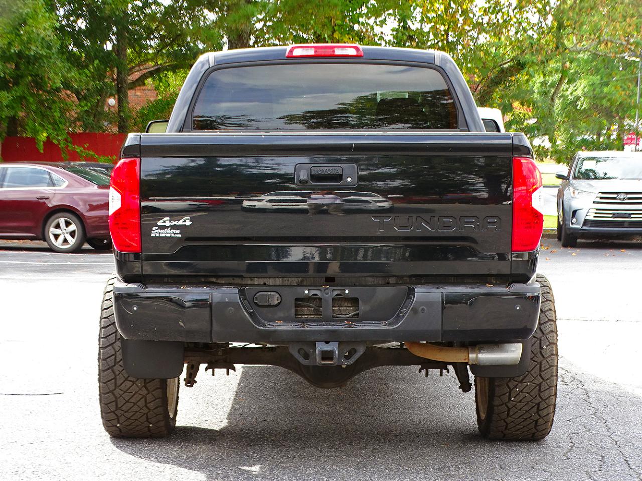 Toyota Tundra 4WD Truck CrewMax 5.7L FFV V8 6-Spd AT Platinum (Natl) 2016