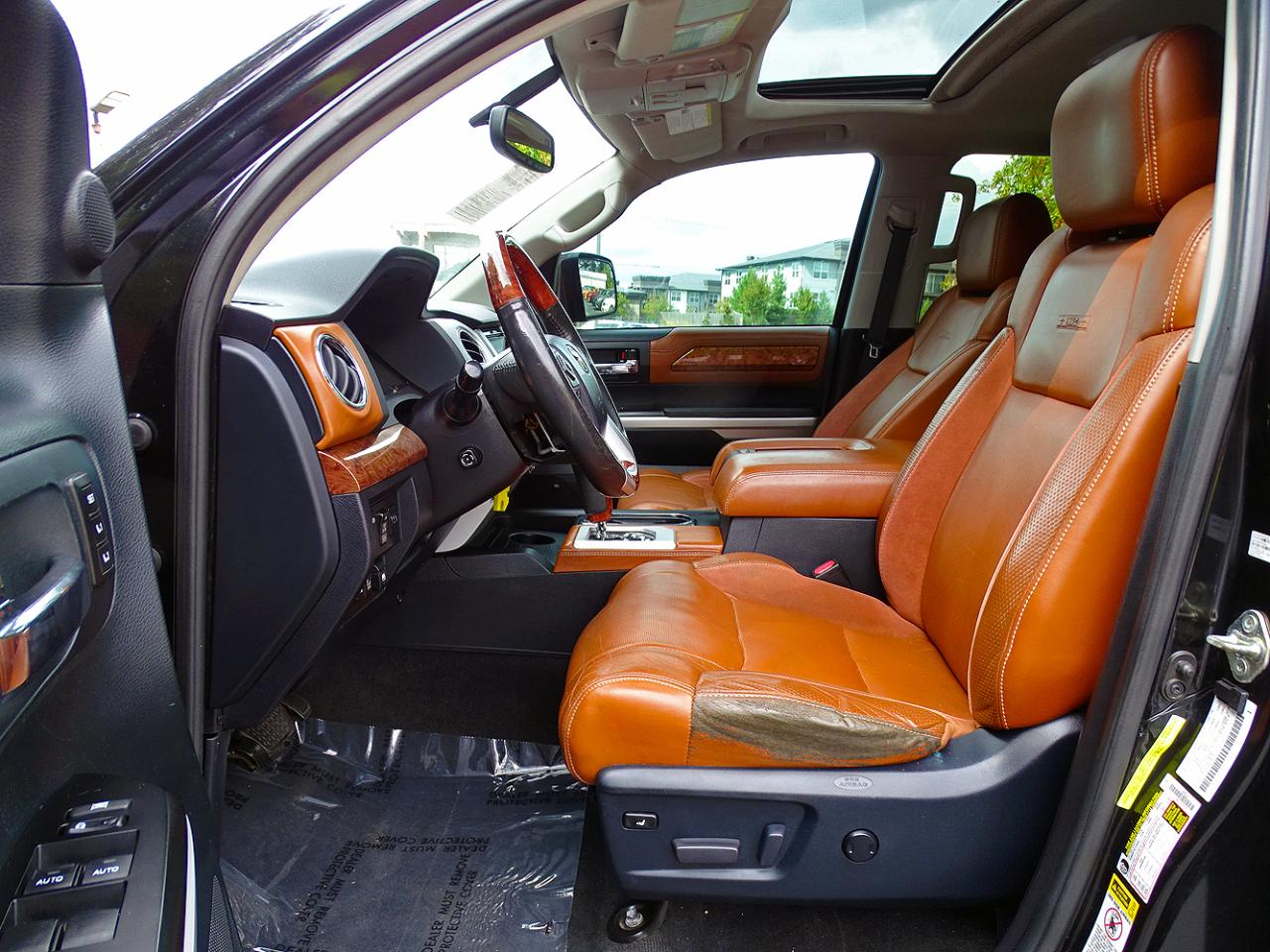 Toyota Tundra 4WD Truck CrewMax 5.7L FFV V8 6-Spd AT Platinum (Natl) 2016