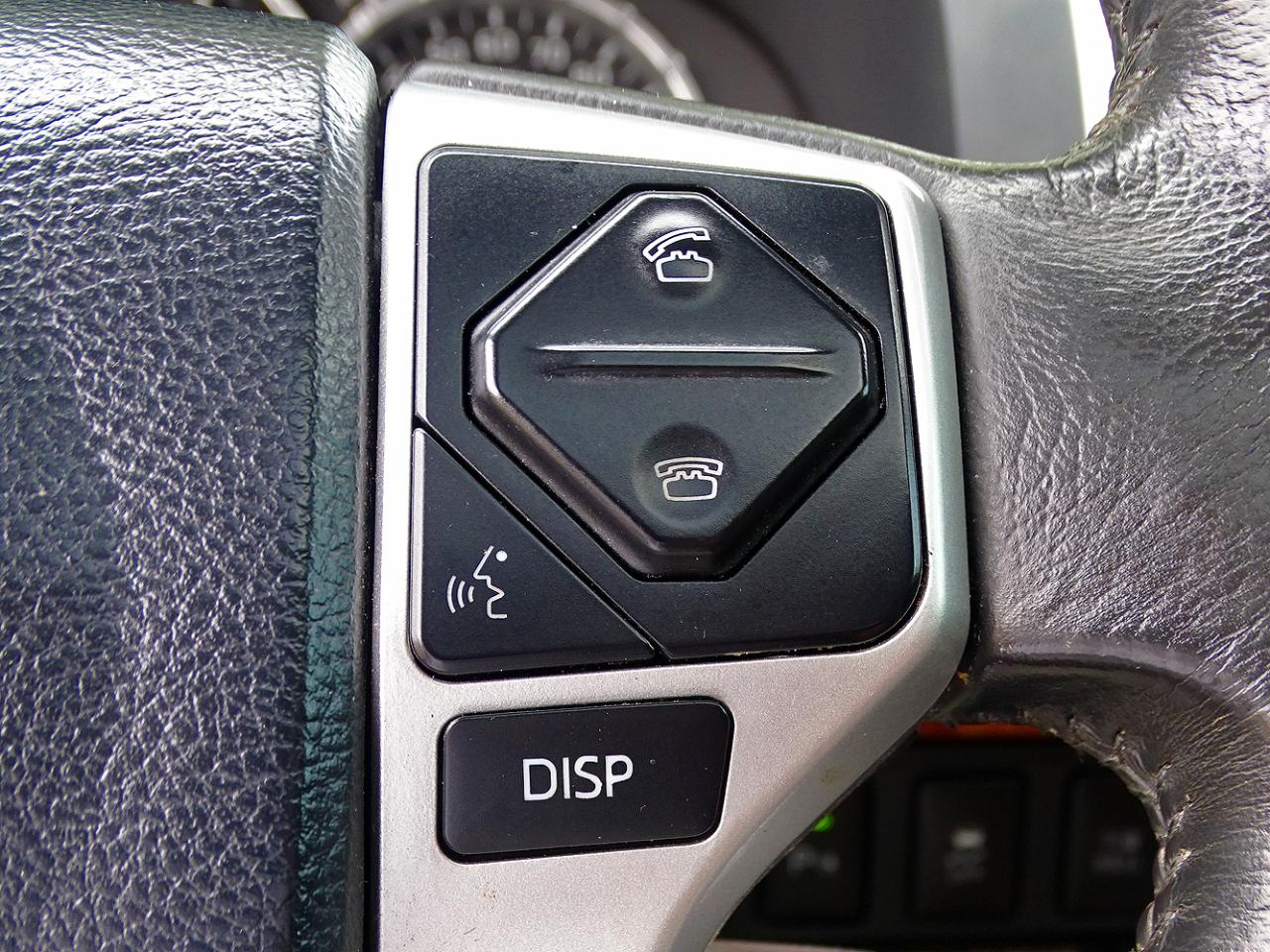 Toyota Tundra 4WD Truck CrewMax 5.7L FFV V8 6-Spd AT Platinum (Natl) 2016