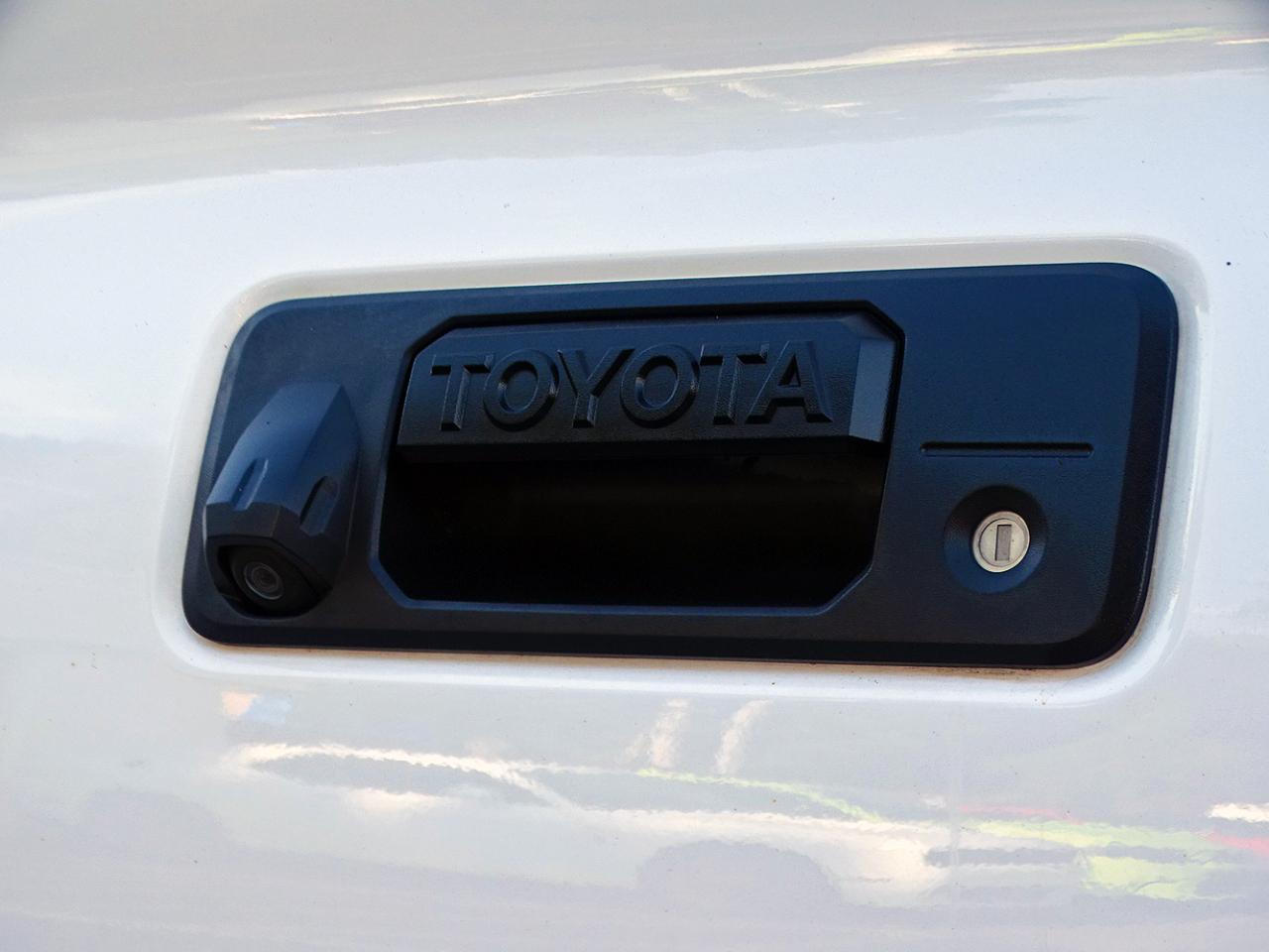 Toyota Tacoma Limited Double Cab 5' Bed V6 4x4 AT (Natl) 2017