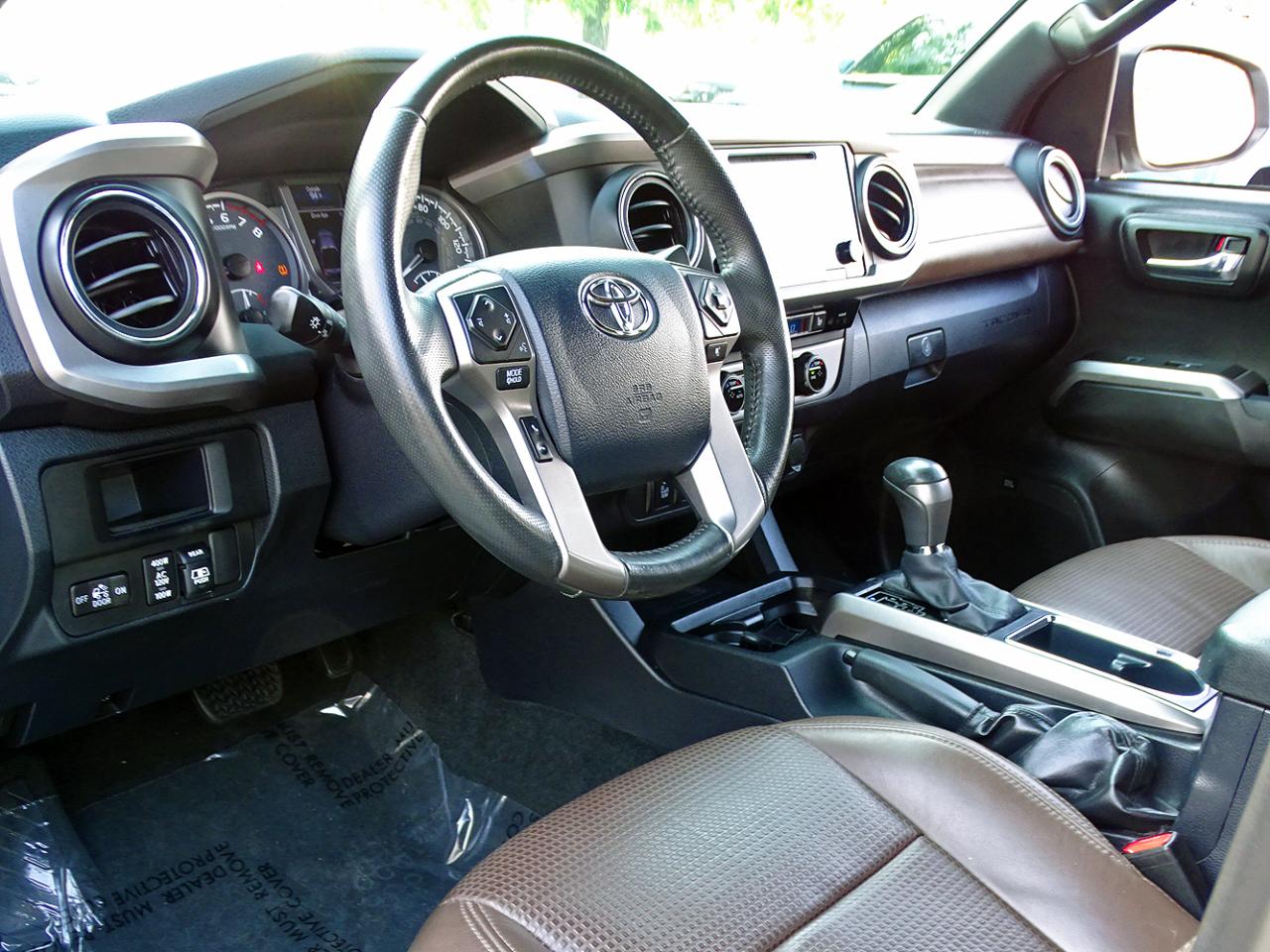 Toyota Tacoma Limited Double Cab 5' Bed V6 4x4 AT (Natl) 2017