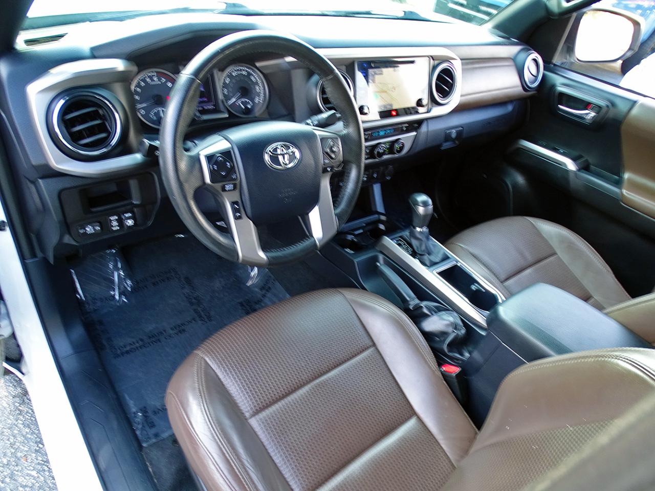 Toyota Tacoma Limited Double Cab 5' Bed V6 4x4 AT (Natl) 2017
