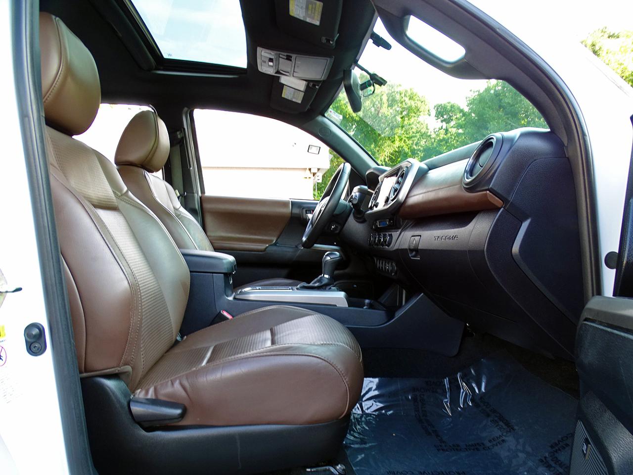 Toyota Tacoma Limited Double Cab 5' Bed V6 4x4 AT (Natl) 2017