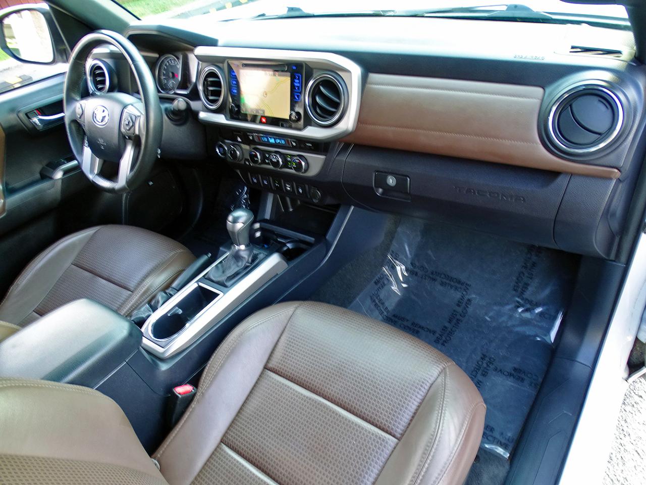 Toyota Tacoma Limited Double Cab 5' Bed V6 4x4 AT (Natl) 2017