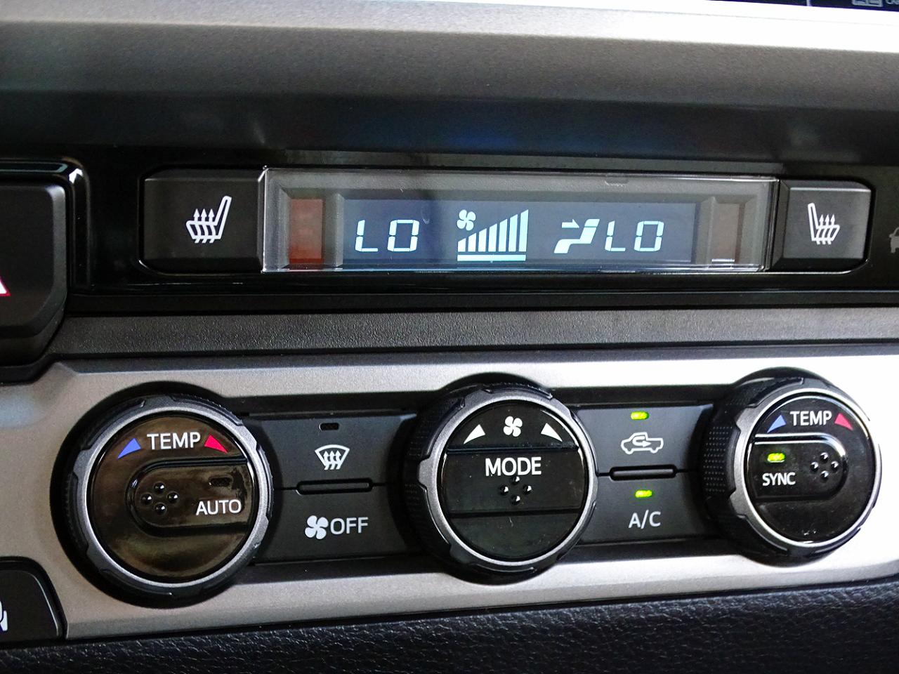 Toyota Tacoma Limited Double Cab 5' Bed V6 4x4 AT (Natl) 2017
