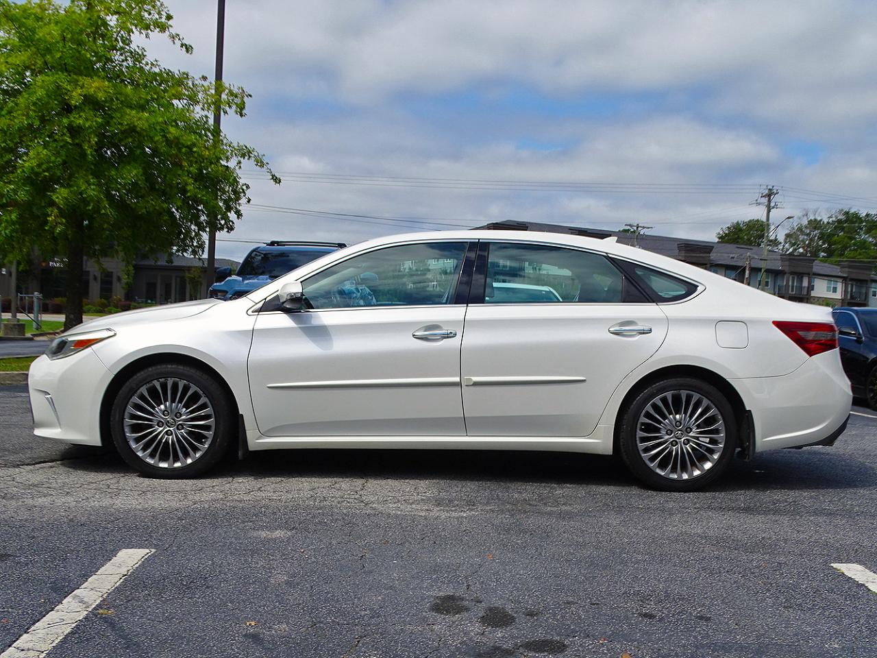 Toyota Avalon photo 4