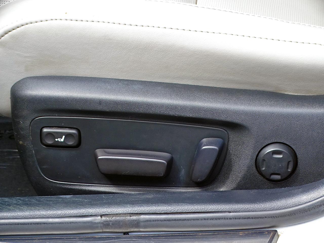 Toyota Avalon photo 16